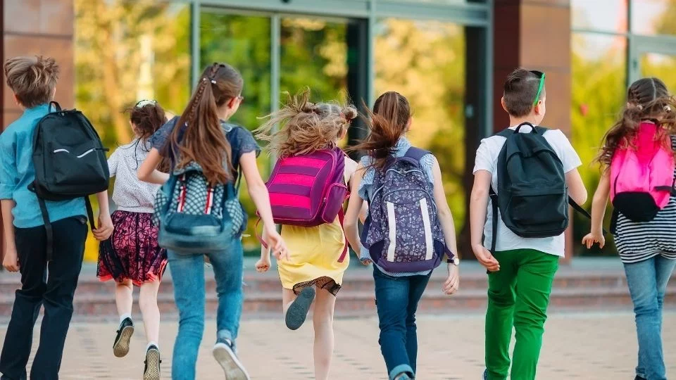 igienizzare-vestiti-dopo-scuola-consigli
